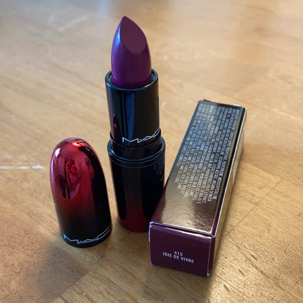 🎉❤️HOST PICK❤️🎉 MAC Love Me Lipstick in Joie de Vivre 💄